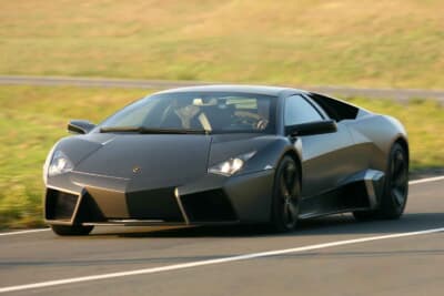 ランボルギーニ・レヴェントン：6.5LエンジンはV12気筒