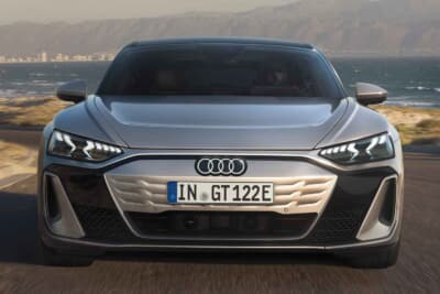 アウディS e-tron GT:シングルフレームグリルと精悍なブラックマスクがスポーティネスを際立てる