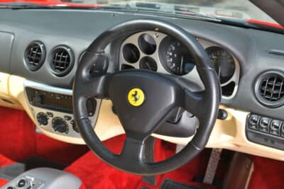 5万5200ポンド（邦貨換算1115万円）で落札されたフェラーリ「360モデナ」（C）Bonhams