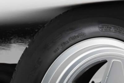 18万4800ドル（邦貨換算約2720万円）で落札されたフェラーリ「400i」（C）Courtesy of RM Sotheby's