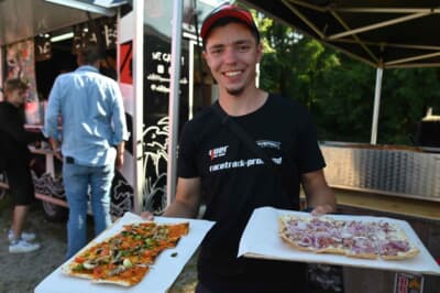 ドイツの超薄焼きピザ