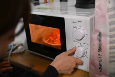 レンジで野菜に火を通すのにも気を遣って弱いワット数で慎重に