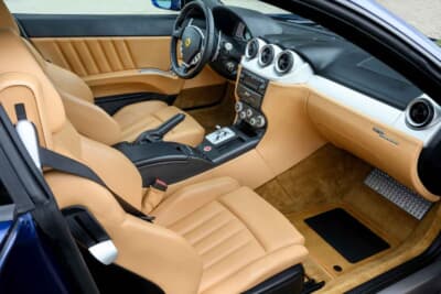 8万500スイスフラン（邦貨換算約1490万円）で落札されたフェラーリ「612スカリエッティ」（C）Bonhams