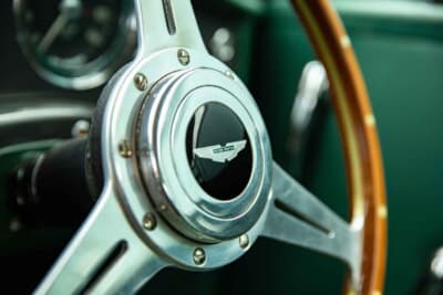 42万1250英ポンド(邦貨換算約8380万円)で落札されたアストンマーティン「DB4 プロトタイプ」(C)Courtesy of RM Sotheby's