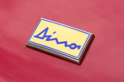 3万2200ポンド（邦貨換算約650万円）で落札されたフェラーリ「308GT4」（C）Bonhams