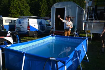 2025年のニュル24hは暑かったのでプールは大活躍したでしょうね。ちなみにお水も持参