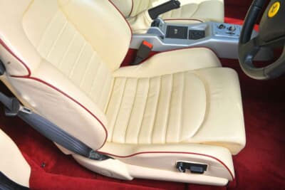 5万5200ポンド（邦貨換算1115万円）で落札されたフェラーリ「360モデナ」（C）Bonhams