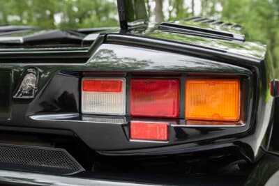  55万5000ドル（邦貨換算約8168万円）で落札されたランボルギーニ「カウンタック 25thアニバーサリー」（C）Courtesy of RM Sotheby's