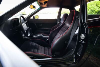 9万スイスフラン~12万スイスフラン(邦貨換算約1660万円〜約2200万円)で現在も販売中のポルシェ「924カレラGT」(C)Bonhams