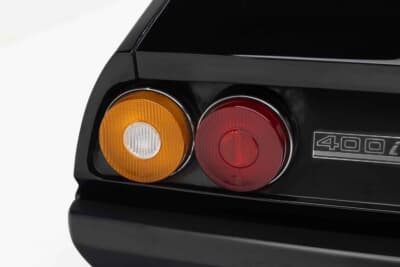 18万4800ドル（邦貨換算約2720万円）で落札されたフェラーリ「400i」（C）Courtesy of RM Sotheby's