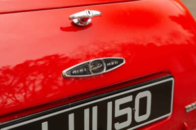 1万1500英ポンド(邦貨換算約230万円)で落札されたオースティン「ミニ1000」(C)Courtesy of RM Sotheby's