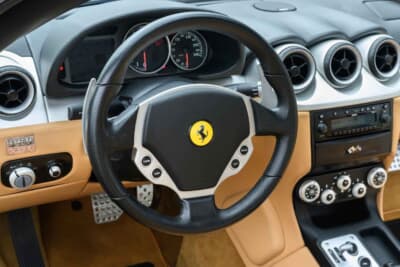 8万500スイスフラン（邦貨換算約1490万円）で落札されたフェラーリ「612スカリエッティ」（C）Bonhams