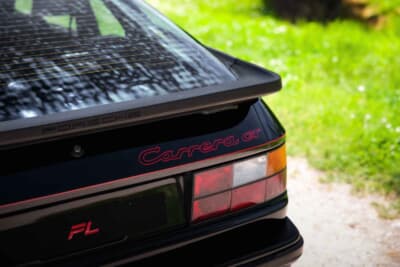 9万スイスフラン~12万スイスフラン(邦貨換算約1660万円〜約2200万円)で現在も販売中のポルシェ「924カレラGT」(C)Bonhams