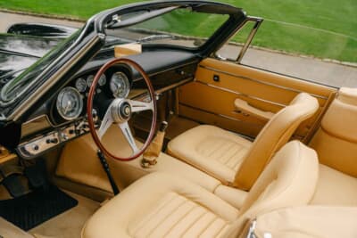 43万2500英ポンド（邦貨換算約8530万円）で落札されたマセラティ「3500GTスパイダー」（C）Courtesy of RM Sotheby's