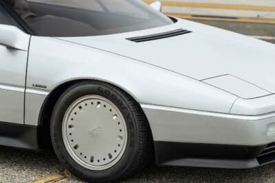 価格応談で現在も販売中のロータス「エトナ」(C)Courtesy of Broad Arrow