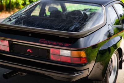 9万スイスフラン~12万スイスフラン(邦貨換算約1660万円〜約2200万円)で現在も販売中のポルシェ「924カレラGT」(C)Bonhams