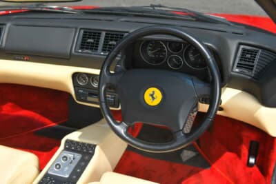 9万7750ポンド（邦貨換算約1444万円）で落札されたフェラーリ「F355スパイダー」（C）Bonhams