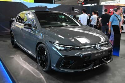 ニュルという事もあり、ゴルフやポロもハイパフォーマンスモデルのみの展示