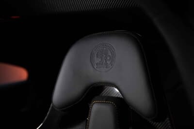 3Dプリント技術による個別に最適化されたシートパッドを装備し、フィット感も高いドライバーズシート