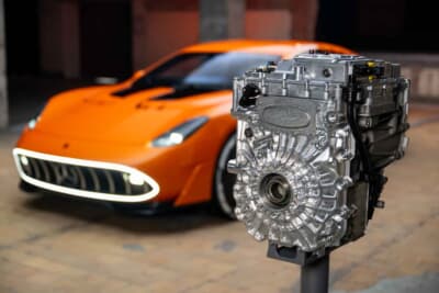 独特なグリルを採用したフロントルックス