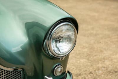 42万1250英ポンド(邦貨換算約8380万円)で落札されたアストンマーティン「DB4 プロトタイプ」(C)Courtesy of RM Sotheby's