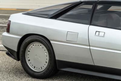 価格応談で現在も販売中のロータス「エトナ」(C)Courtesy of Broad Arrow