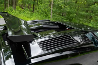  55万5000ドル（邦貨換算約8168万円）で落札されたランボルギーニ「カウンタック 25thアニバーサリー」（C）Courtesy of RM Sotheby's