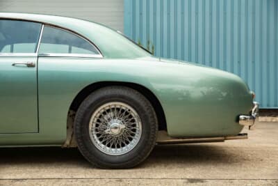 42万1250英ポンド(邦貨換算約8380万円)で落札されたアストンマーティン「DB4 プロトタイプ」(C)Courtesy of RM Sotheby's