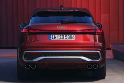 アウディQ5：リアディフューザーにもメッキトリムのアクセントが付与されたSQ5