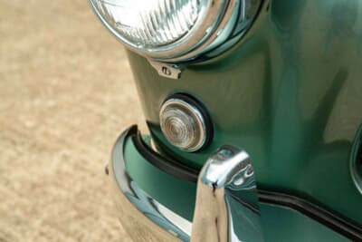 42万1250英ポンド(邦貨換算約8380万円)で落札されたアストンマーティン「DB4 プロトタイプ」(C)Courtesy of RM Sotheby's