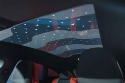 メルセデス・ベンツCLAシューティングブレーク EQテクノロジー：パノラミックガラスルーフはイルミネーション機能を搭載