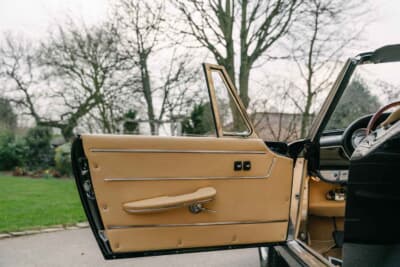 43万2500英ポンド（邦貨換算約8530万円）で落札されたマセラティ「3500GTスパイダー」（C）Courtesy of RM Sotheby's