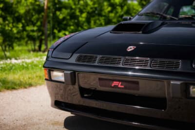 9万スイスフラン~12万スイスフラン(邦貨換算約1660万円〜約2200万円)で現在も販売中のポルシェ「924カレラGT」(C)Bonhams