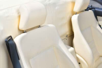 9万7750ポンド（邦貨換算約1444万円）で落札されたフェラーリ「F355スパイダー」（C）Bonhams