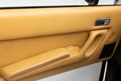 18万4800ドル（邦貨換算約2720万円）で落札されたフェラーリ「400i」（C）Courtesy of RM Sotheby's