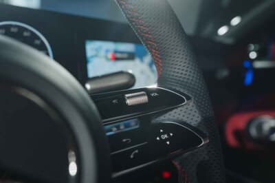 メルセデス・ベンツCLAシューティングブレーク EQテクノロジー：顧客リクエストの多かった音量調整用ローラースイッチなどが再導入された