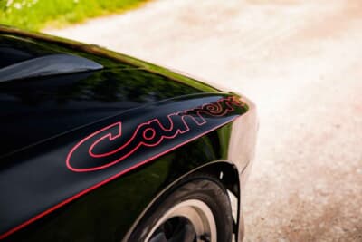 9万スイスフラン~12万スイスフラン(邦貨換算約1660万円〜約2200万円)で現在も販売中のポルシェ「924カレラGT」(C)Bonhams