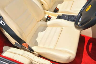 9万7750ポンド（邦貨換算約1444万円）で落札されたフェラーリ「F355スパイダー」（C）Bonhams