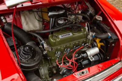 1万1500英ポンド(邦貨換算約230万円)で落札されたオースティン「ミニ1000」(C)Courtesy of RM Sotheby's