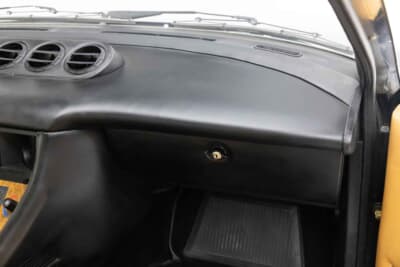 18万4800ドル（邦貨換算約2720万円）で落札されたフェラーリ「400i」（C）Courtesy of RM Sotheby's