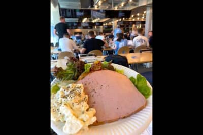 メディアセンター飯　レバーケーゼ（ミートローフ）とサラダ