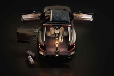 ベントレーEXP 15デザインビジョンコンセプト：片側１枚ドア、助手席側２枚ドアというユニークな提案