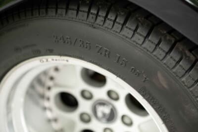  55万5000ドル（邦貨換算約8168万円）で落札されたランボルギーニ「カウンタック 25thアニバーサリー」（C）Courtesy of RM Sotheby's