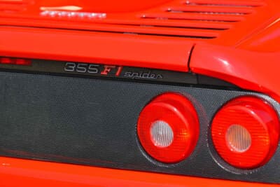 9万7750ポンド（邦貨換算約1444万円）で落札されたフェラーリ「F355スパイダー」（C）Bonhams