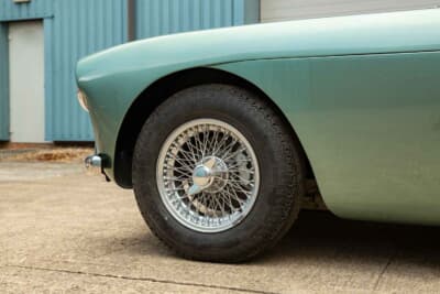 42万1250英ポンド(邦貨換算約8380万円)で落札されたアストンマーティン「DB4 プロトタイプ」(C)Courtesy of RM Sotheby's