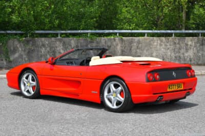 9万7750ポンド（邦貨換算約1444万円）で落札されたフェラーリ「F355スパイダー」（C）Bonhams