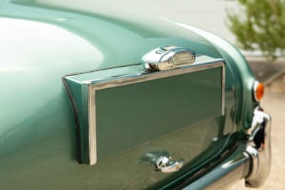 42万1250英ポンド(邦貨換算約8380万円)で落札されたアストンマーティン「DB4 プロトタイプ」(C)Courtesy of RM Sotheby's