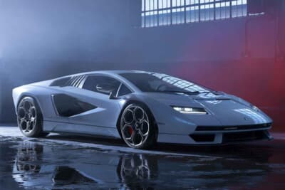 ランボルギーニ・カウンタックLP800-4：1971年にデビューしたカウンタックの50周年モデル