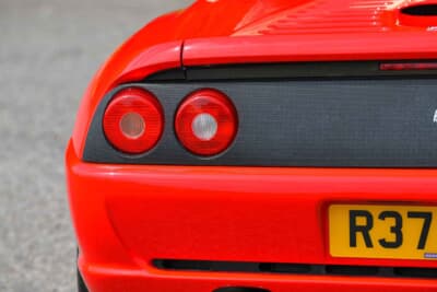 9万7750ポンド（邦貨換算約1444万円）で落札されたフェラーリ「F355スパイダー」（C）Bonhams