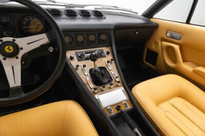 18万4800ドル（邦貨換算約2720万円）で落札されたフェラーリ「400i」（C）Courtesy of RM Sotheby's